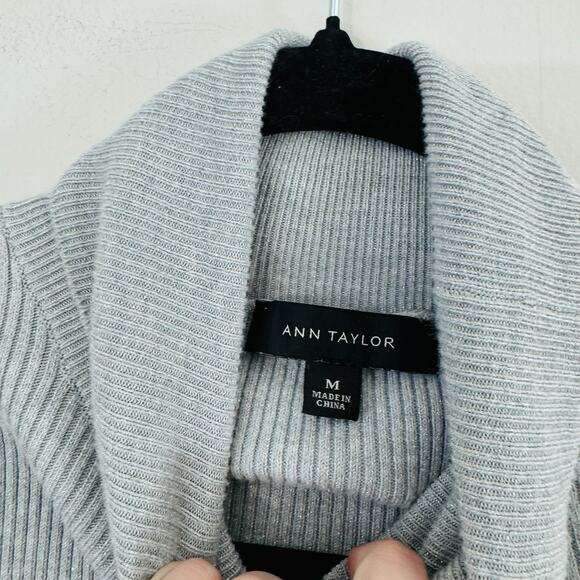 Ann Taylor Gray Ribbed Turtle Neck Long Sleeve Shirt Women’s Size Medium - Picture 6 of 9